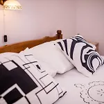 Zdenka アパート *