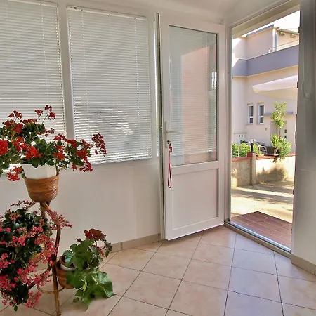 Zdenka - Garden Terrace Apartment *