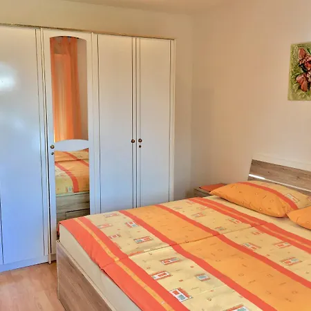 Zdenka - Garden Terrace Apartment Barbat na Rabu