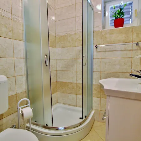 Zdenka - Garden Terrace Apartment Barbat na Rabu