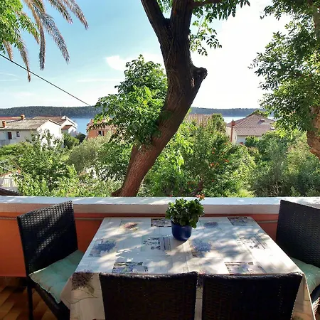 Zdenka - Garden Terrace Apartment Barbat na Rabu